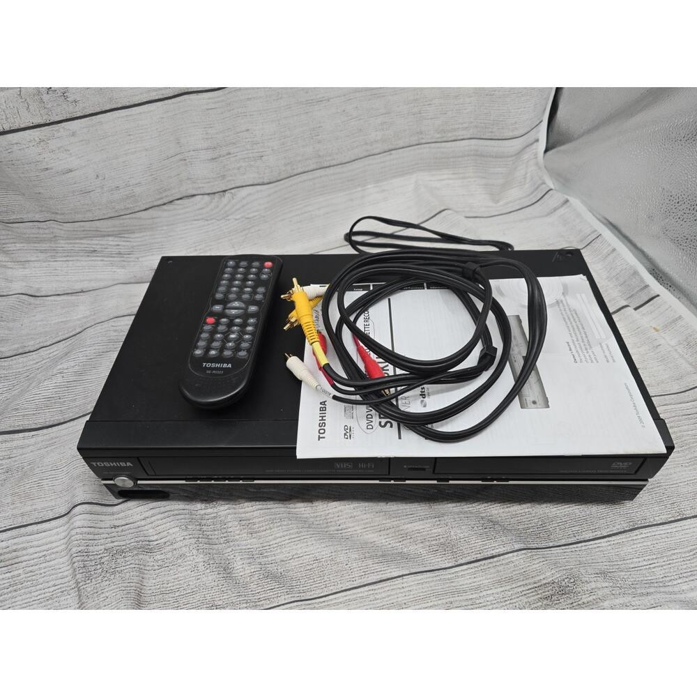 TOSHIBA SD296KU DVD/VHS Combo Player w/Manuals &Remote HDMI Converter